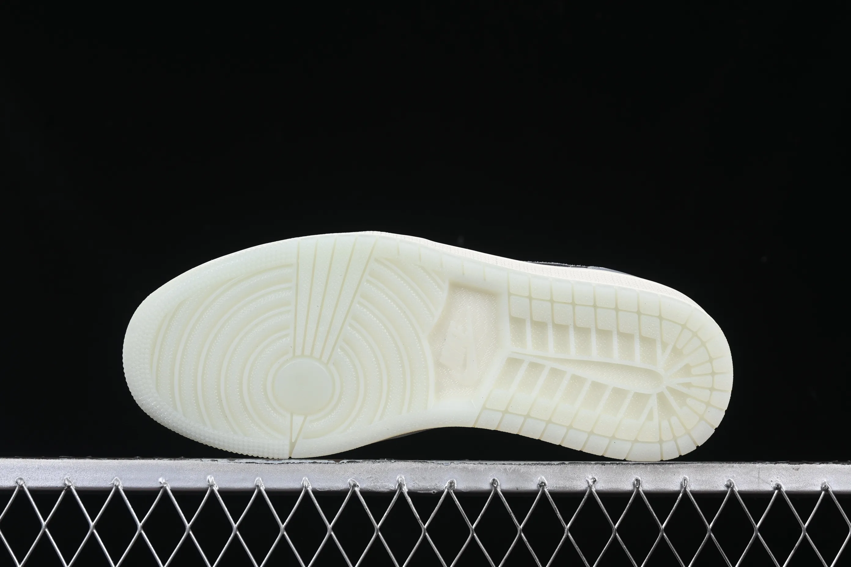 All Categories Air Jordan Jordan Series Basketball Shoes Air Jordan 1 Low Air Jordan 1 Low OG AJ1 Joe 1 Year of the Snake Limited Silver Snake Low-top Retro Basketball Shoes HF3144-100